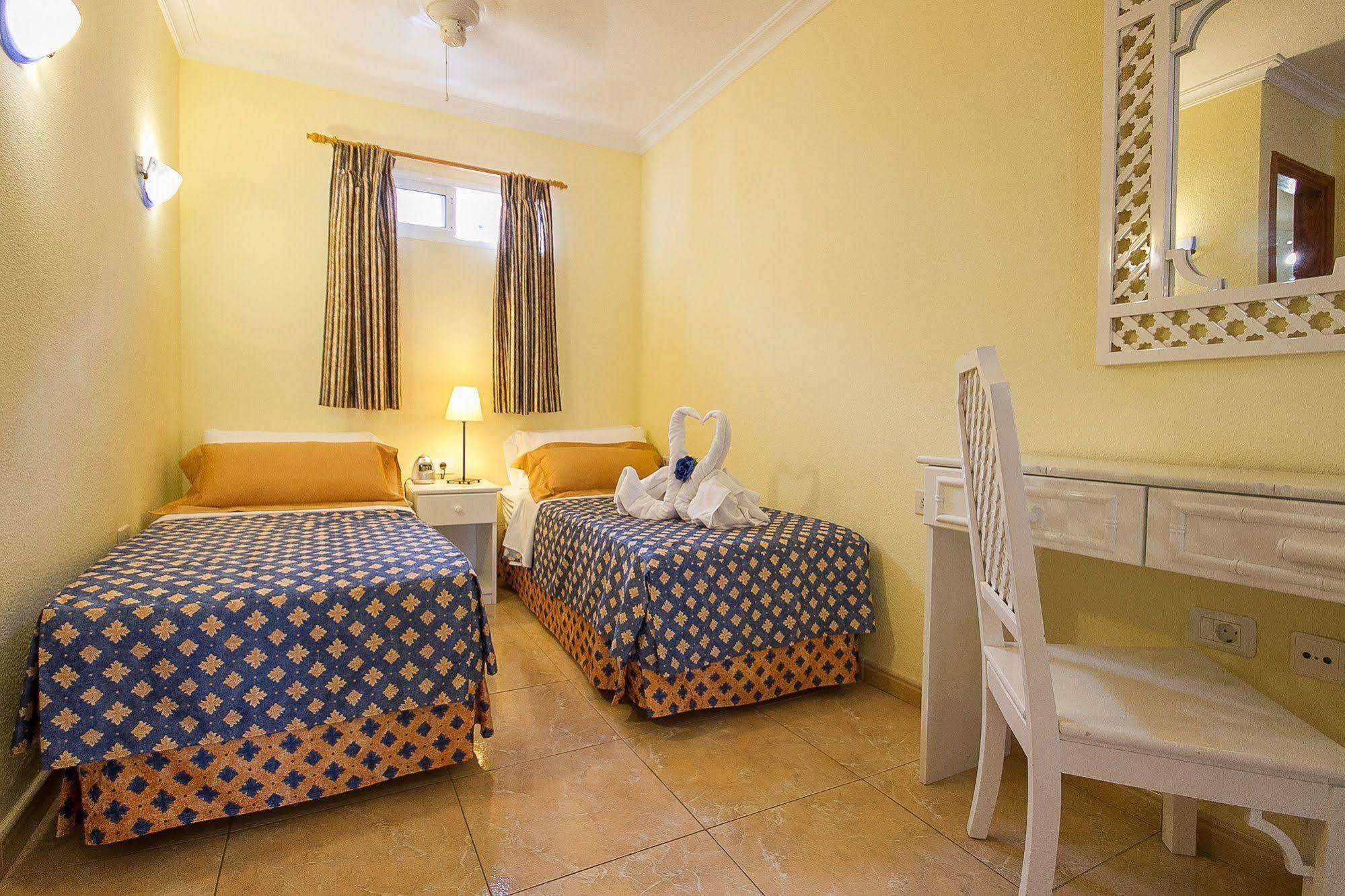 Ona Los Claveles Los Cristianos  Exterior photo